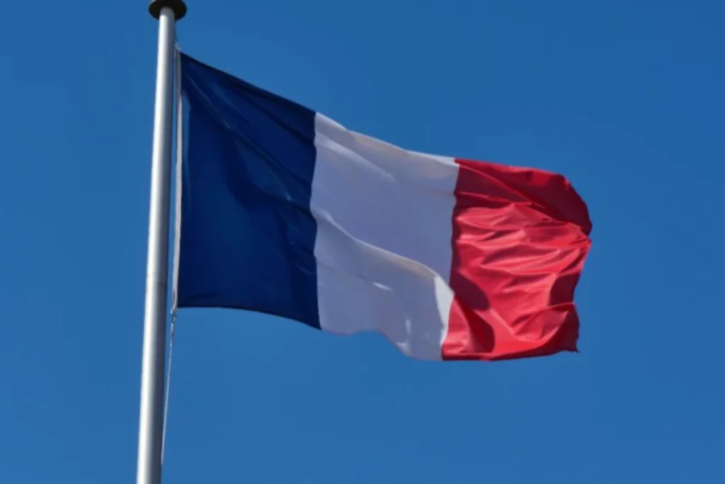 France third-largest bank gets digital asset services approval